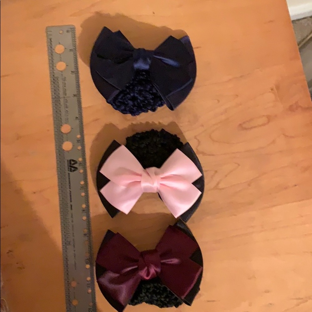 Bows - Picture 2 of 4